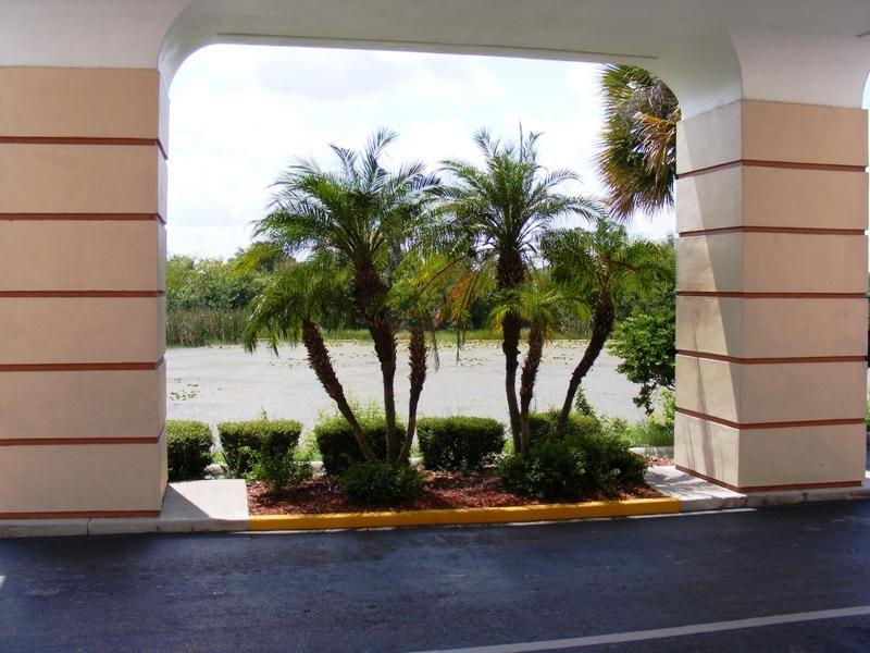 Baymont Inn & Suites Orlando/Universal Area Экстерьер фото
